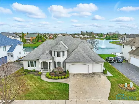 5616 Golden Pond Ln, Sylvania, OH 43560