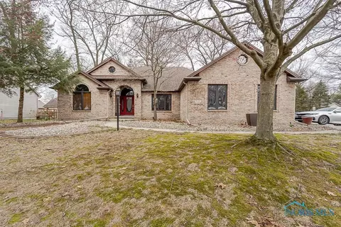 8233 Hidden Forest Dr, Holland, OH 43528