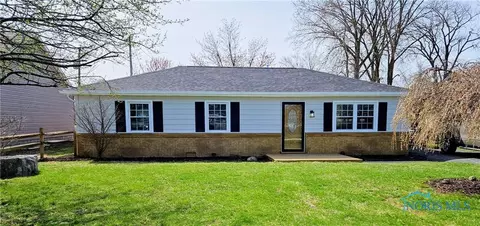 2740 Mechanic St, Oregon, OH 43616