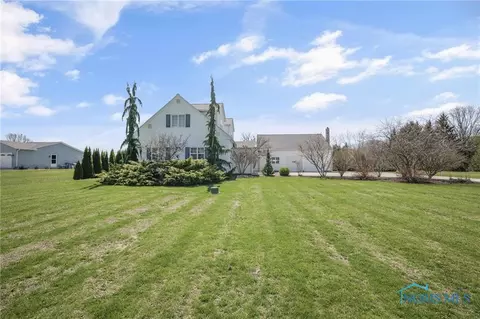 7254 Corduroy Rd, Oregon, OH 43616