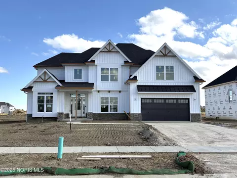 1002 Ellesmere Dr, Perrysburg, OH 43551