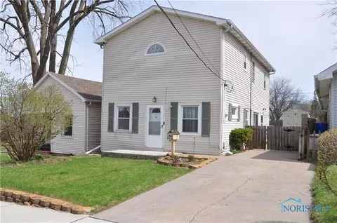 1915 Sheffield Pl, Northwood, OH 43619