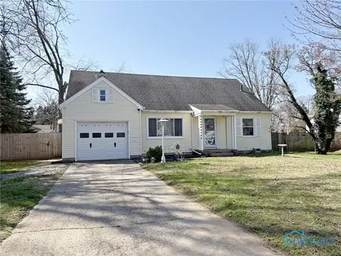 825 Wallace Ave, Bowling Green, OH 43402
