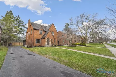 2351 Cheltenham Rd, Toledo, OH 43606