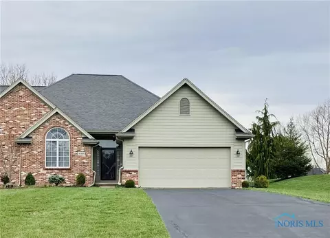 9383 Golf Creek Ln, Perrysburg, OH 43551
