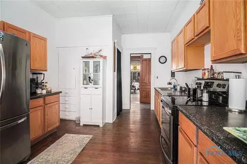 210 Elm St, Wauseon, OH 43567 photo 11