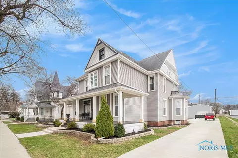 210 Elm St, Wauseon, OH 43567 photo 2