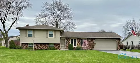 3219 Ridgeview Dr, Findlay, OH 45840
