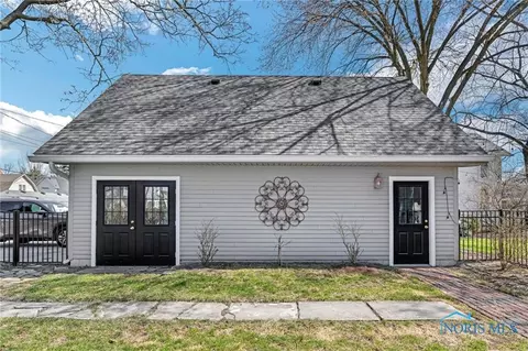 409 E Wayne St, Maumee, OH 43537 photo 6