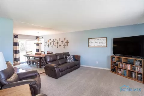 376 Pinebrook Ct, Mccomb, OH 45858 photo 8