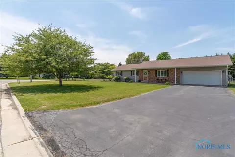 376 Pinebrook Ct, Mccomb, OH 45858 photo 3