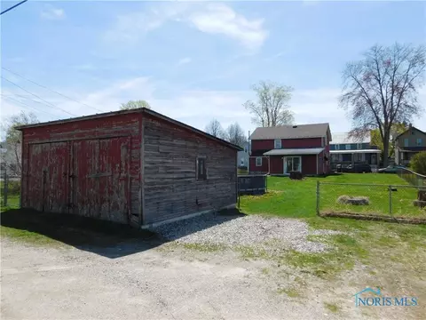 29 Walker St, Tiffin, OH 44883 photo 3
