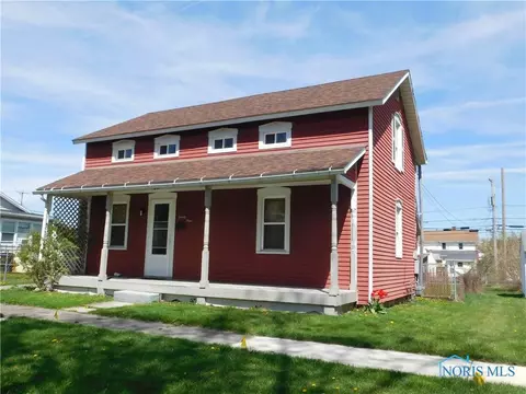 29 Walker St, Tiffin, OH 44883 photo 2