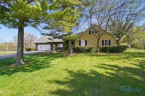 16876 Fish Rd, Pemberville, OH 43450