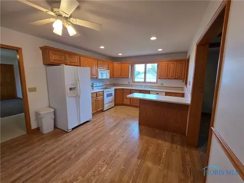 404 W Sugar St, Leipsic, OH 45856 photo 6