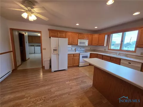404 W Sugar St, Leipsic, OH 45856 photo 5
