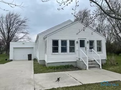 420 Oak St, Holgate, OH 43527