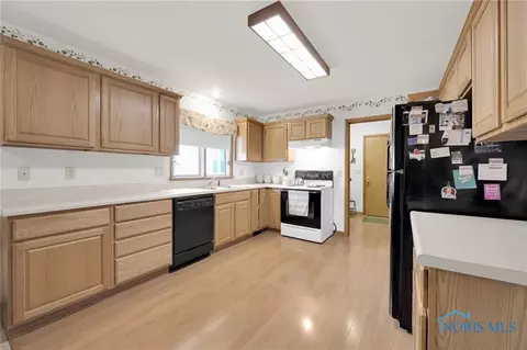 107 Eagle St, Findlay, OH 45840 photo 3