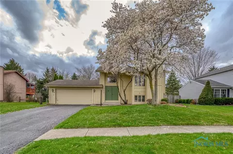 9623 Charlemont Rd, Perrysburg, OH 43551