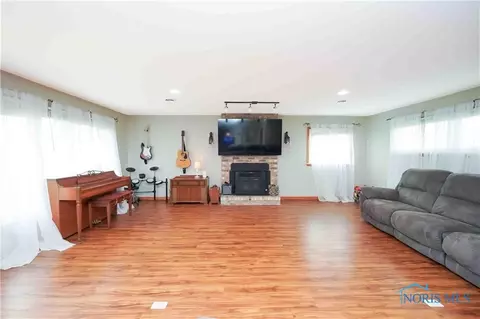 1884 E Main St, Ottawa, OH 45875 photo 18