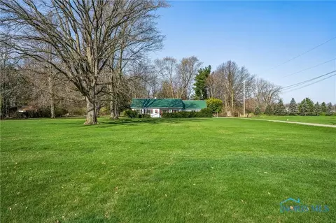 2435 Fostoria Rd, Fostoria, OH 44830