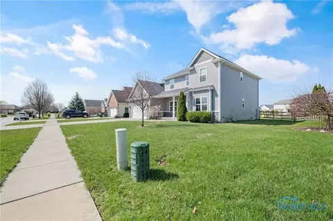 1718 Spring Forest Dr, Oregon, OH 43616 photo 3