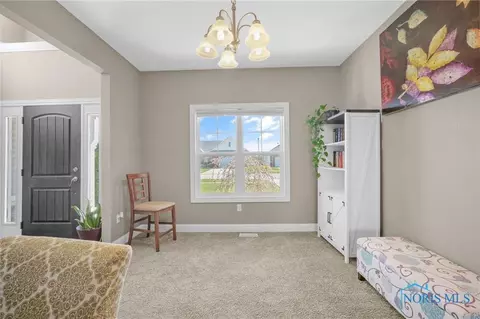 1718 Spring Forest Dr, Oregon, OH 43616 photo 9