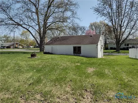 634 Cherry St, Wauseon, OH 43567 photo 10