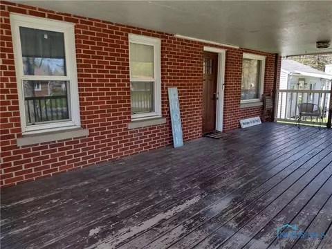 634 Cherry St, Wauseon, OH 43567 photo 4