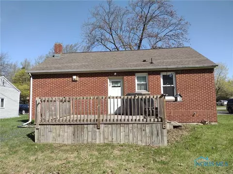 634 Cherry St, Wauseon, OH 43567 photo 8