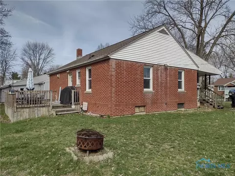 634 Cherry St, Wauseon, OH 43567 photo 5