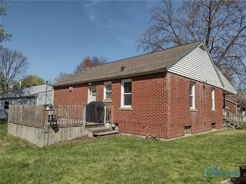 634 Cherry St, Wauseon, OH 43567 photo 11