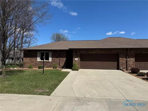 602 Wood Cree Ct, Defiance, OH 43512