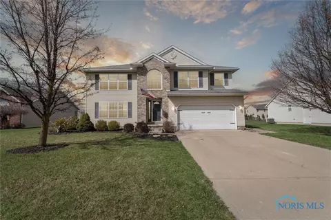 7110 Harvester Rd, Maumee, OH 43537