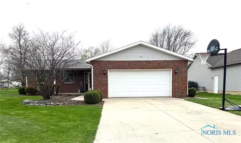 105 W Chris St, Carey, OH 43316