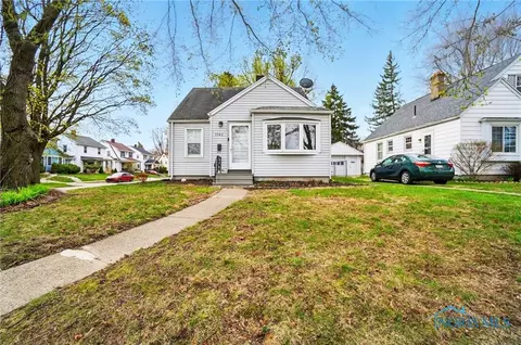 1563 Crestwood Rd, Toledo, OH 43612
