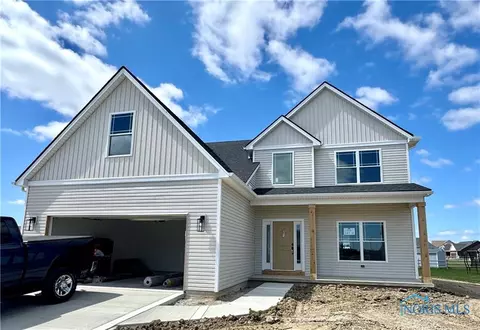 222 Avilyn Ln, Oregon, OH 43616