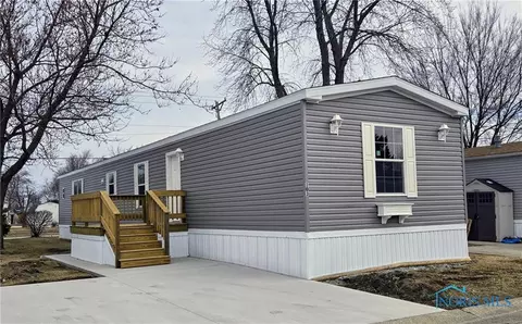 1048 N Main St #103, Bowling Green, OH 43402