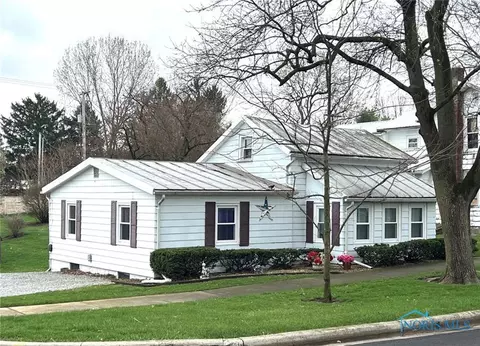 305 S 5th St, Upper Sandusky, OH 43351