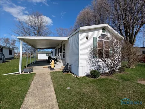43 E Bass Cir, Marblehead, OH 43440