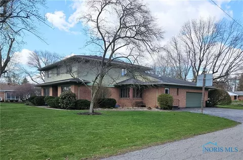 1150 Country Club Dr, Findlay, OH 45840