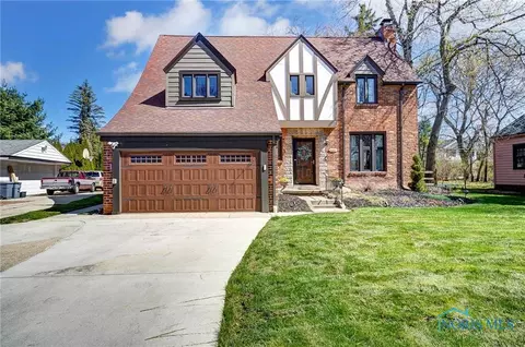 3422 Indian Rd, Ottawa Hills, OH 43606