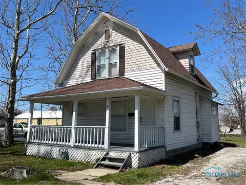 16 College Pl, Defiance, OH 43512