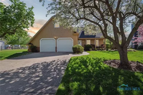 5910 Therfield Dr, Sylvania, OH 43560