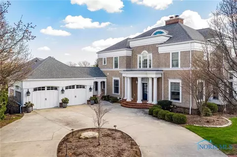 137 River Side Dr, Maumee, OH 43537
