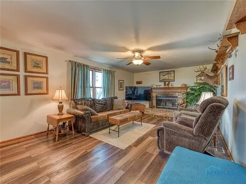 7130 Cedar Point Rd, Oregon, OH 43616 photo 13