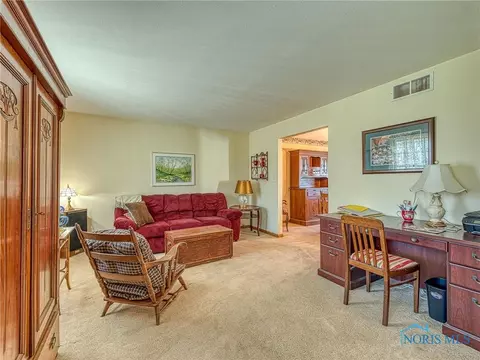 7130 Cedar Point Rd, Oregon, OH 43616 photo 3