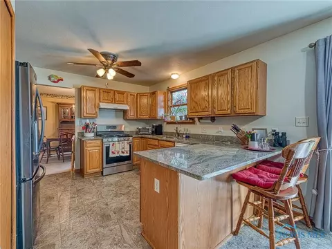 7130 Cedar Point Rd, Oregon, OH 43616 photo 9