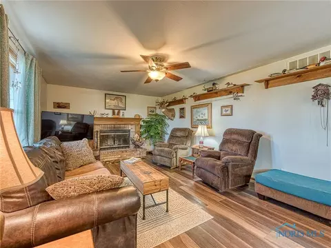 7130 Cedar Point Rd, Oregon, OH 43616 photo 14