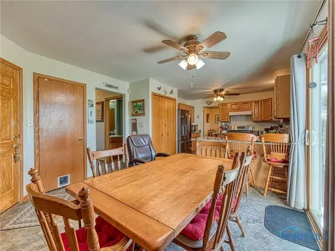 7130 Cedar Point Rd, Oregon, OH 43616 photo 11